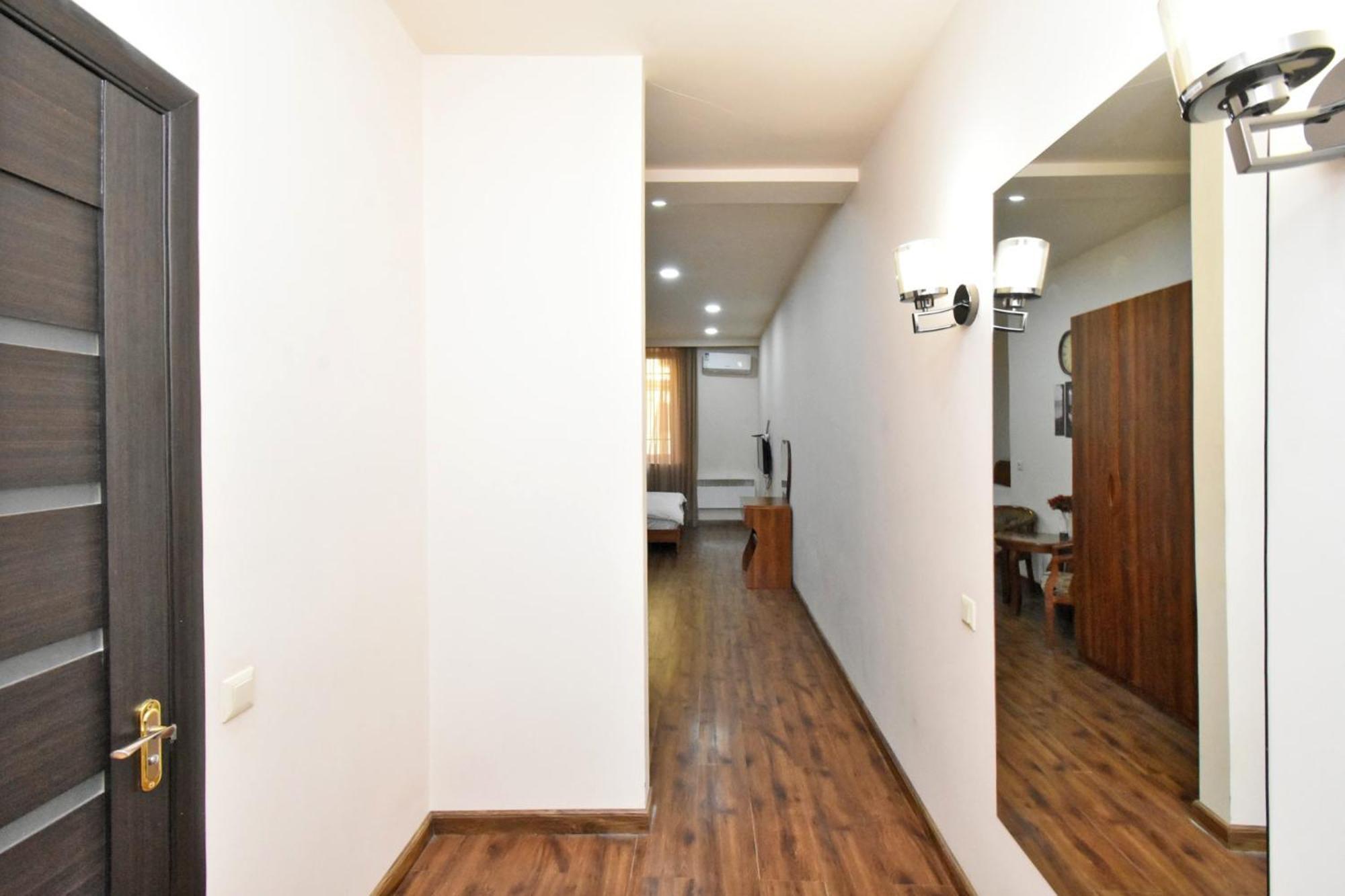 Yars Apartments Yerevan Bagian luar foto